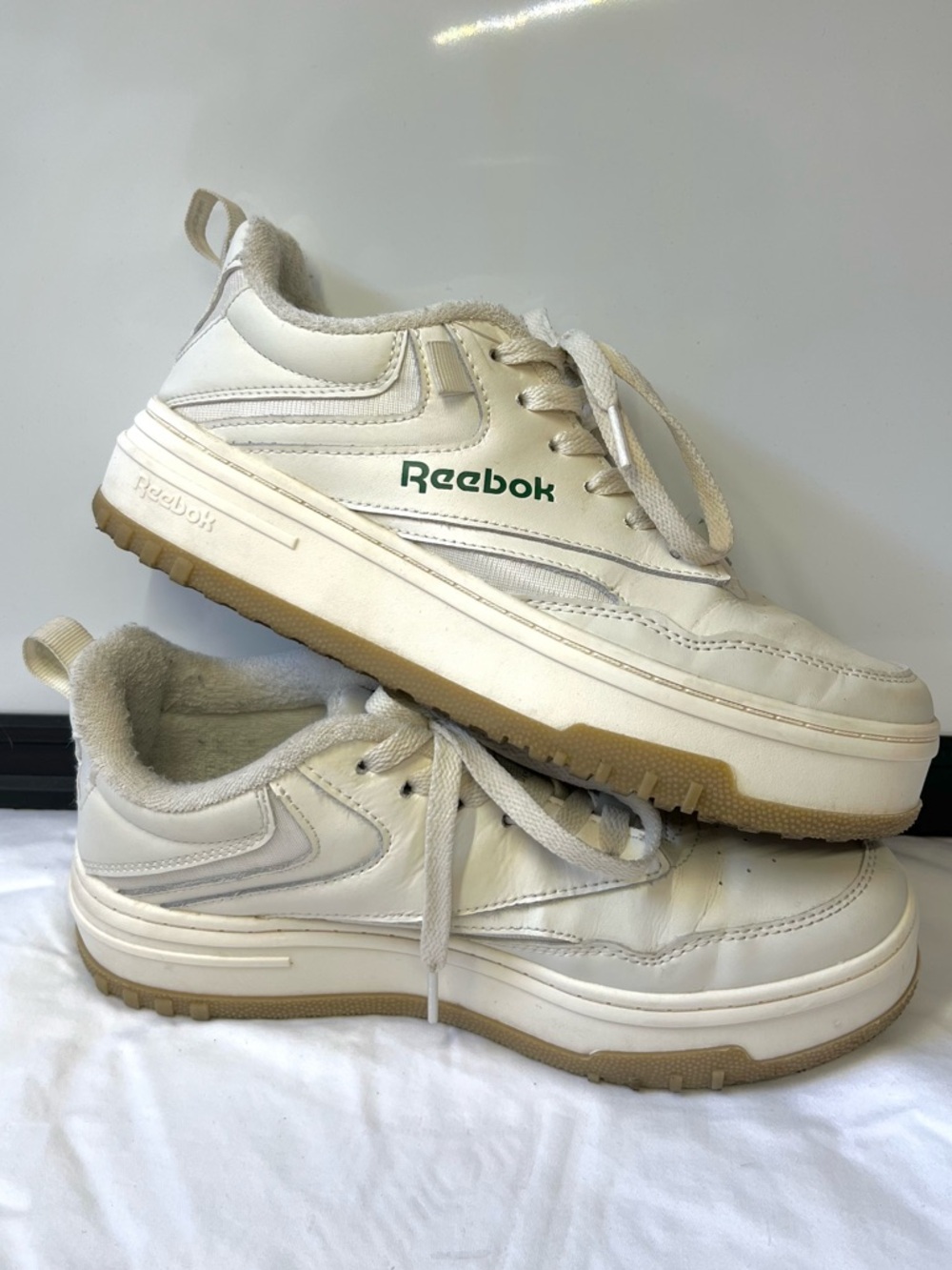 Reebok Women’s Club C Cream & Green Platform Lace-Up Sneakers Shoes Size 8